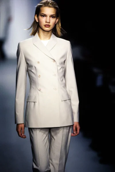 Look 9